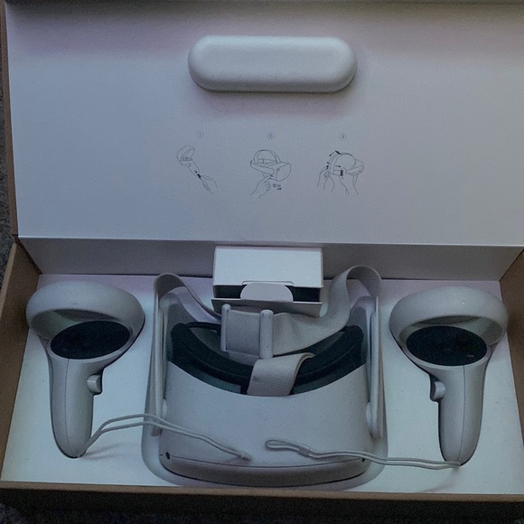 Oculus Quest 2 - Picture 1 of 3